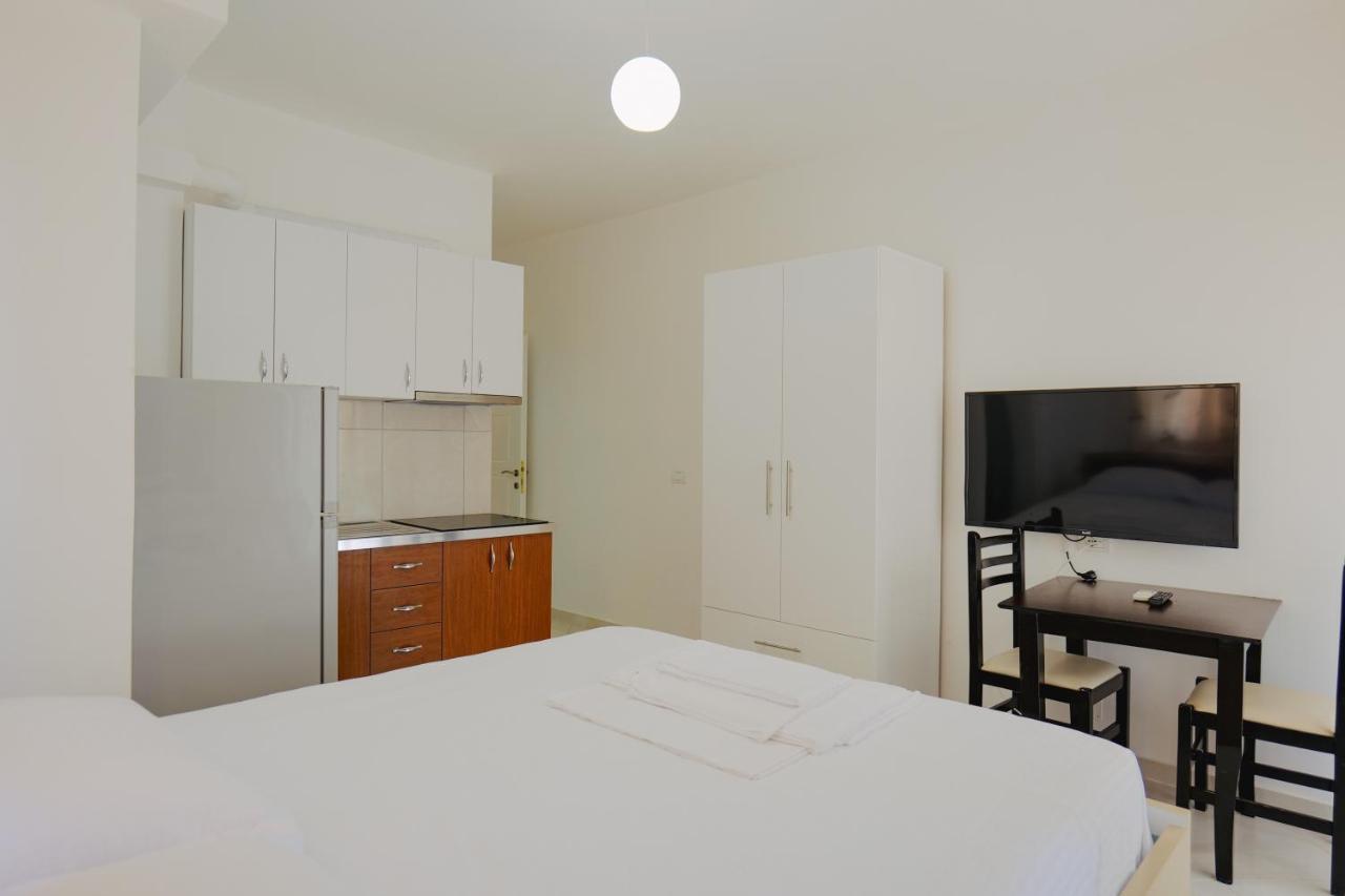 Kidi Apartments Sarandë エクステリア 写真