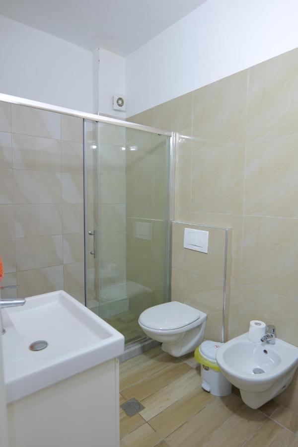 Kidi Apartments Sarandë エクステリア 写真