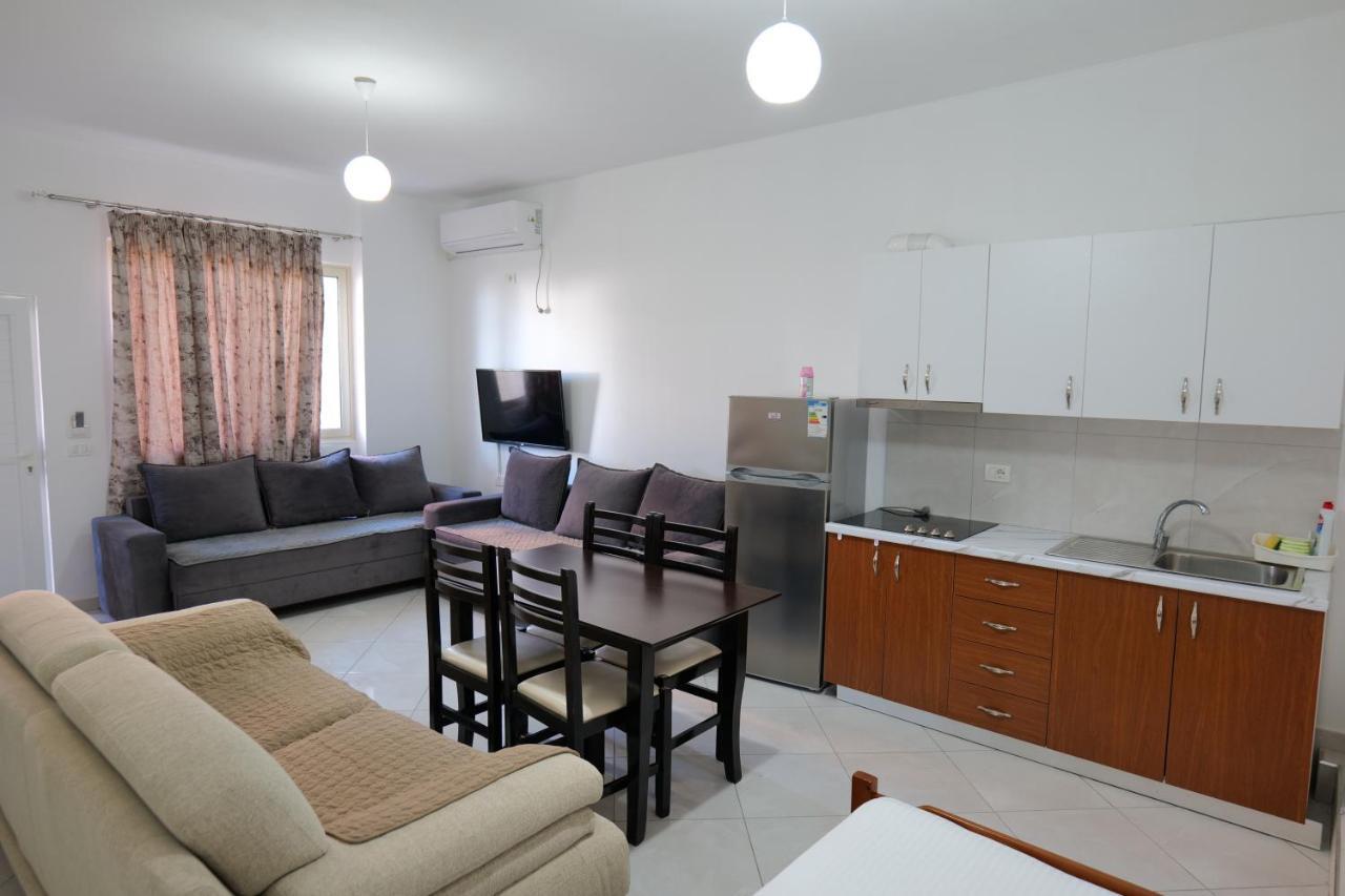 Kidi Apartments Sarandë エクステリア 写真