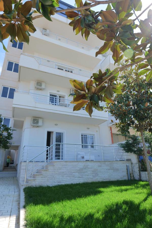 Kidi Apartments Sarandë エクステリア 写真